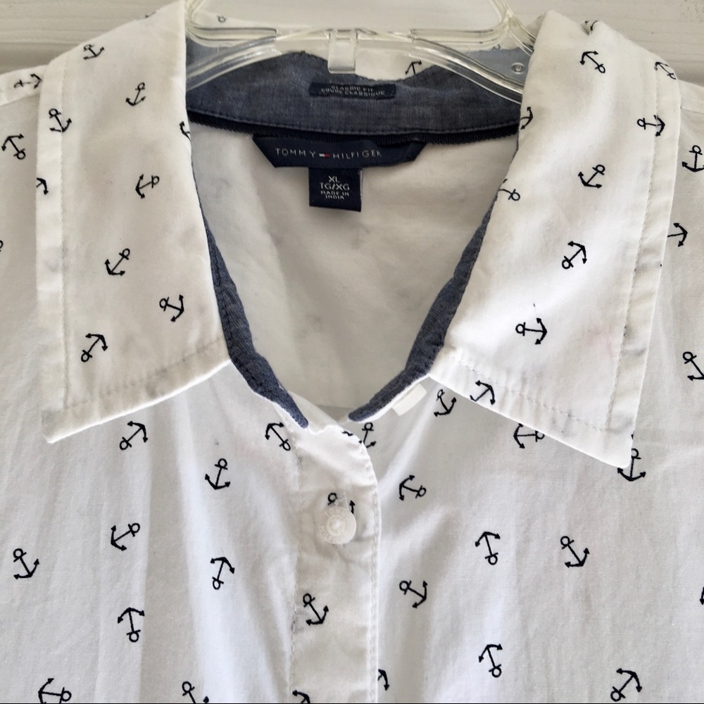 Nautical Tommy Hilfiger anchor print top!! ⚓️